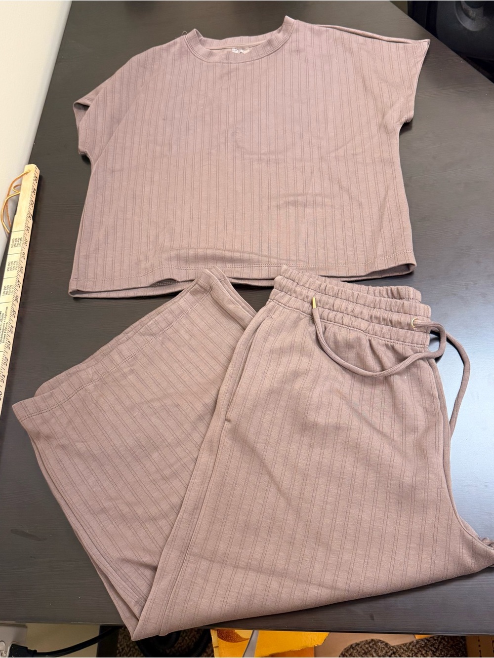 Danskin Ribbed Lounge Sweatpants & Top in Mauve Brown